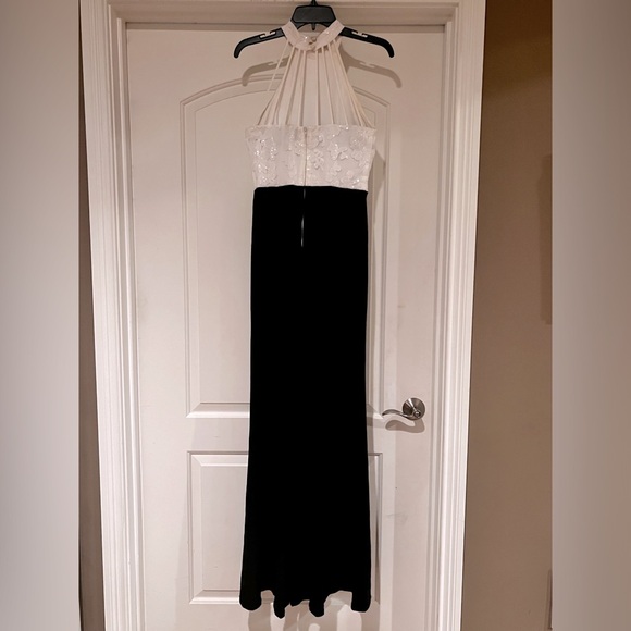 B. Darlin, size 9/10, black & white with sequined appliqués. - Picture 3 of 3